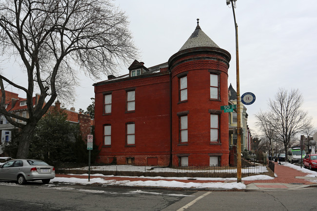 1000 C St NE in Washington, DC - Building Photo - Building Photo