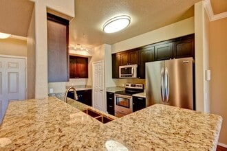 435 W Rio Salado Pkwy, Unit 206 in Tempe, AZ - Building Photo - Building Photo
