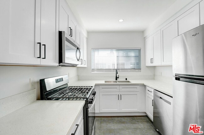 317 S Kenmore Ave in Los Angeles, CA - Building Photo - Building Photo