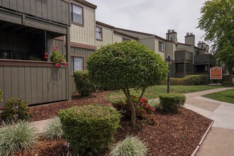 Sierra Glen in Citrus Heights, CA - Foto de edificio - Building Photo