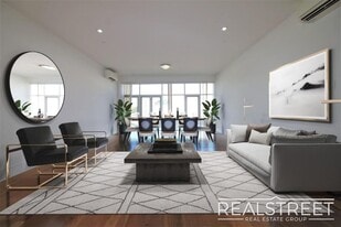 LUXURY 3 BR 2 Bath in Queens! in Queens, NY - Building Photo