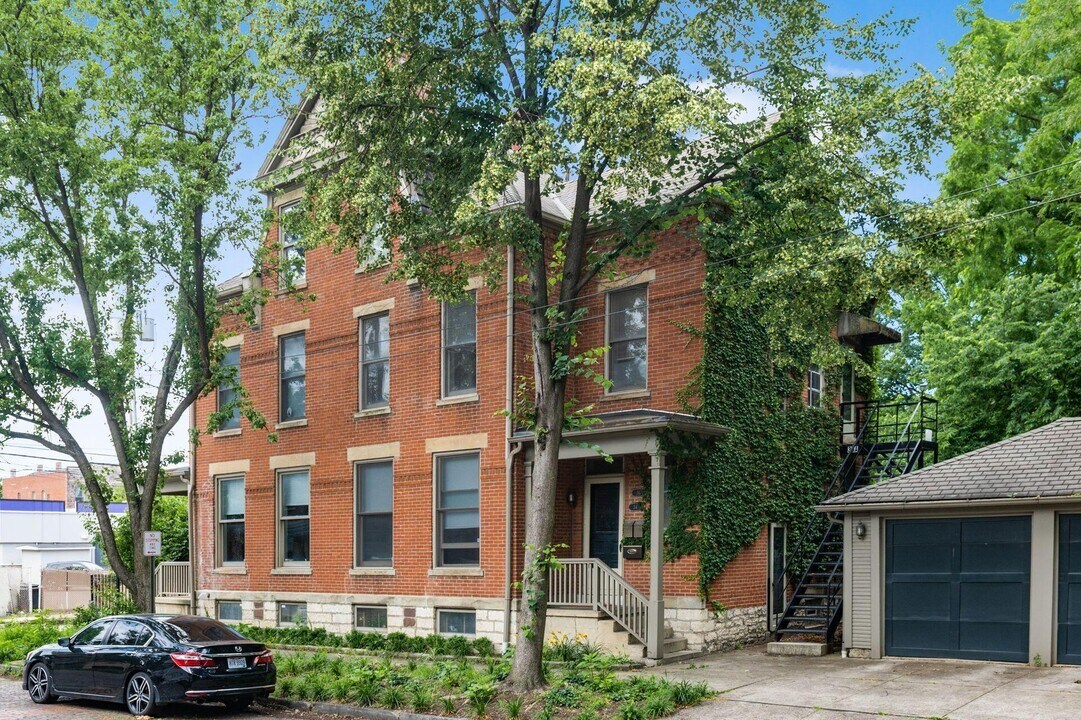 36 E Kossuth St in Columbus, OH - Building Photo
