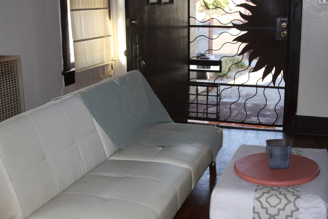 3028 8th Ave, Unit 3028 in Los Angeles, CA - Building Photo