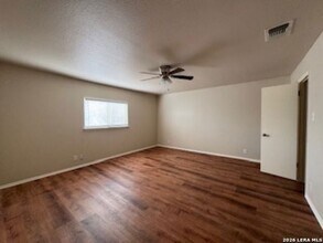 9930 Trendwood in San Antonio, TX - Building Photo - Building Photo