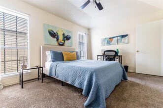 6236 Winton St in Dallas, TX - Foto de edificio - Building Photo
