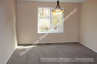 1530 E Heather Cir in Layton, UT - Foto de edificio - Building Photo