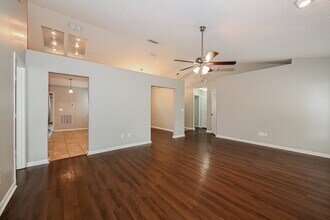 3123 Olde Sutton Parke Dr in Orange Park, FL - Building Photo - Building Photo