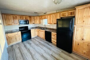 5760 S 2700 W, Unit 5760 in Roy, UT - Building Photo