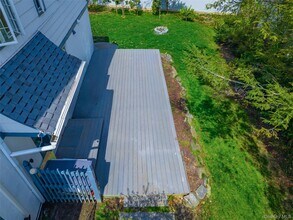 166 Valley Stream Rd E in Larchmont, NY - Building Photo - Building Photo