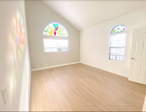 7100-7102 Ramsgate Ave in Los Angeles, CA - Foto de edificio - Building Photo