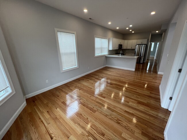 127 Cross St, Unit 6