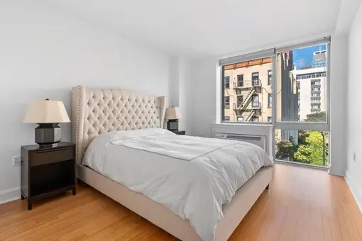 505 W 37th St in New York, NY - Foto de edificio