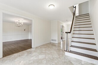 28 Southfield Rd in Edison, NJ - Building Photo - Building Photo