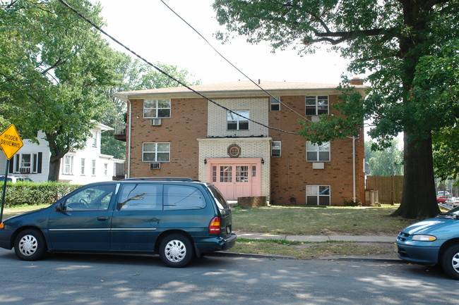 318 W Jersey Ave in Elizabeth, NJ - Building Photo - Building Photo