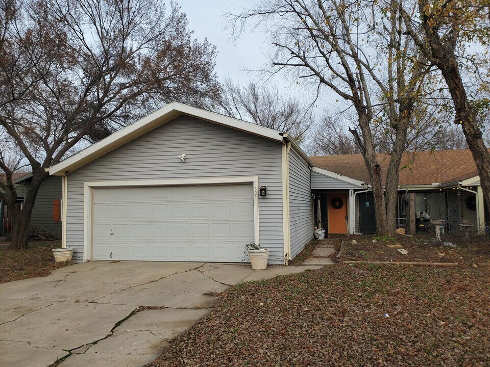 504 S Paula Ave in Wichita, KS - Building Photo