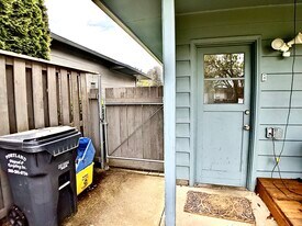 5404 NE 54th Ave, Unit B in Portland, OR - Building Photo