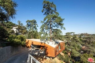 1955 Park Dr in Los Angeles, CA - Building Photo