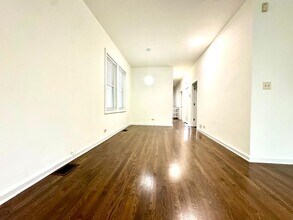 1526 N Artesian Ave in Chicago, IL - Building Photo - Building Photo