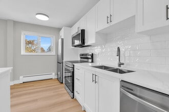 437 Hazel St in Waterloo, ON - Building Photo - Building Photo