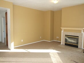 723 Champagne Ct in Los Banos, CA - Building Photo - Building Photo