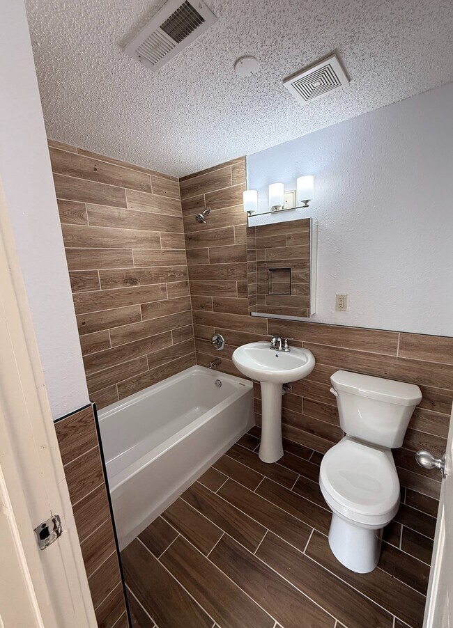 property at 1719 Adams St NE