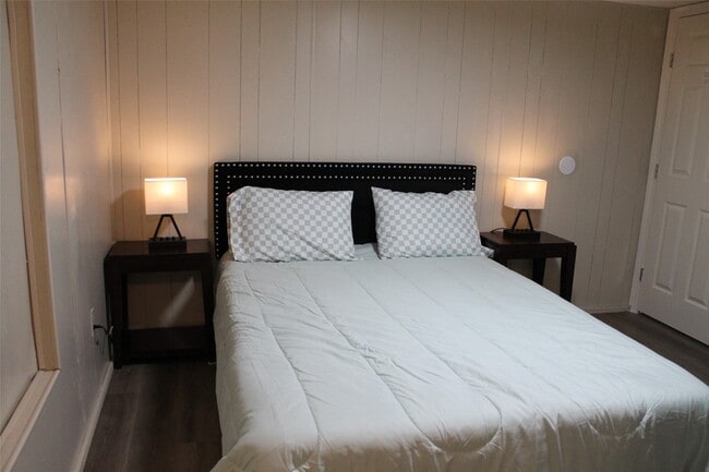 2011 Miller Rd in Rosharon, TX - Building Photo - Building Photo