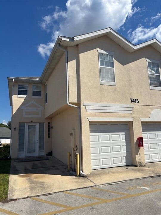 7415 Lago De Oro in Orlando, FL - Building Photo