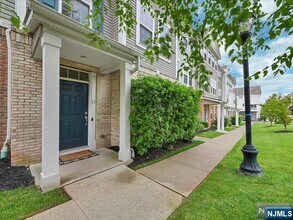11 Truman Dr in Wood Ridge, NJ - Building Photo - Building Photo