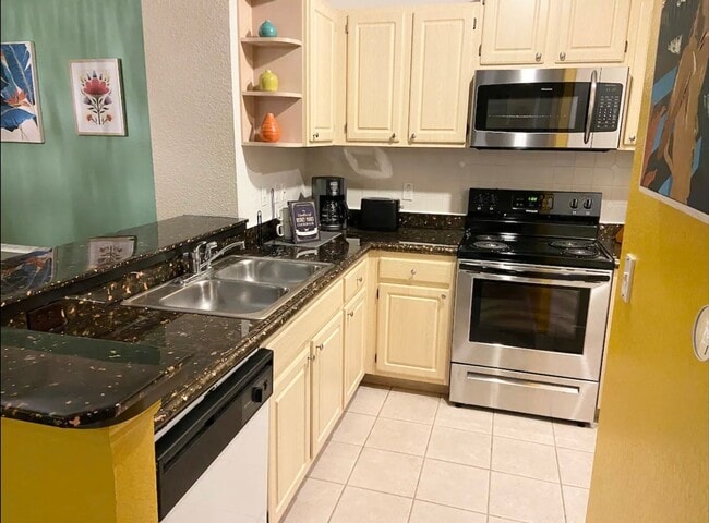 8818 Dunes Ct in Kissimmee, FL - Building Photo - Building Photo