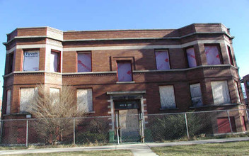 7003-7005 S Carpenter St in Chicago, IL - Foto de edificio - Building Photo