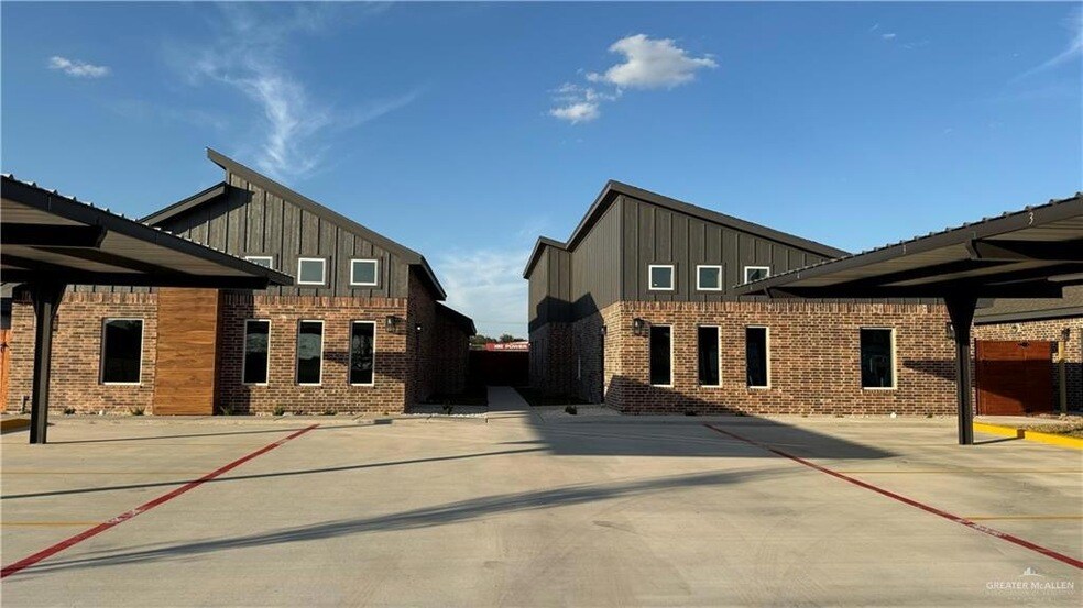 906 Hidden Hls St, Unit 2 in Mission, TX - Building Photo