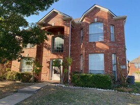 2217 Hunters Run Dr in Plano, TX - Building Photo