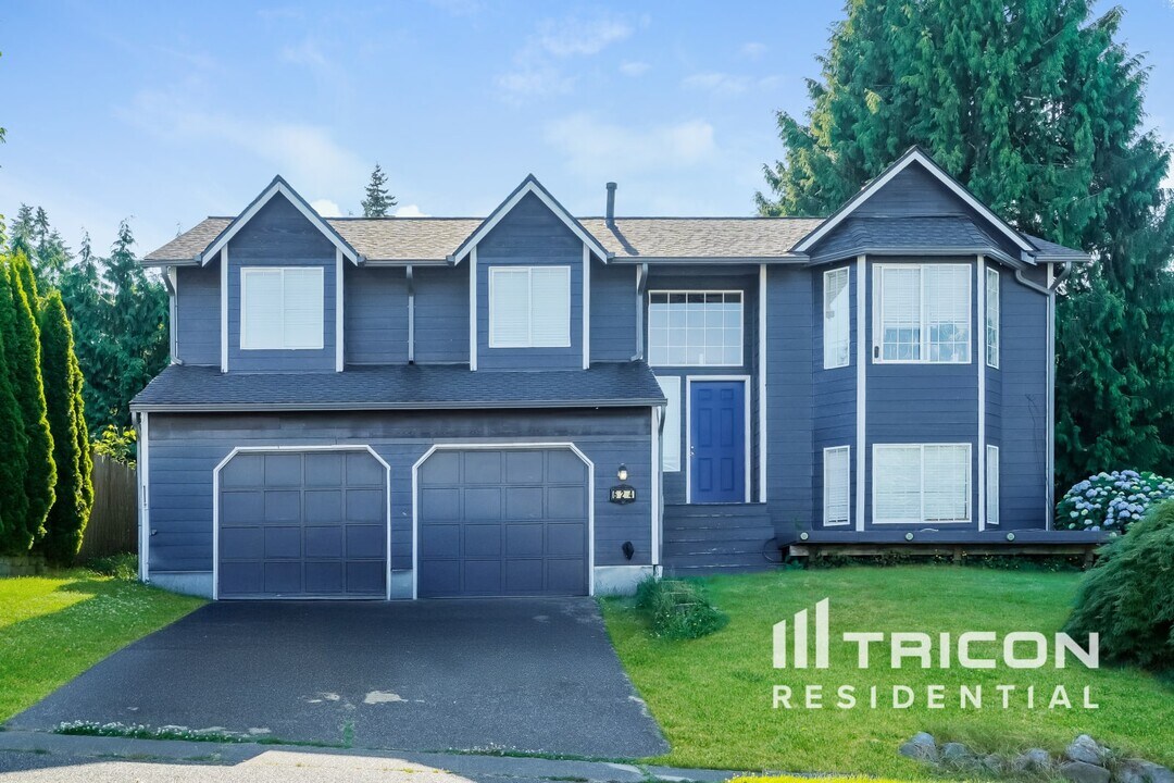 624 95th Dr SE in Lake Stevens, WA - Building Photo