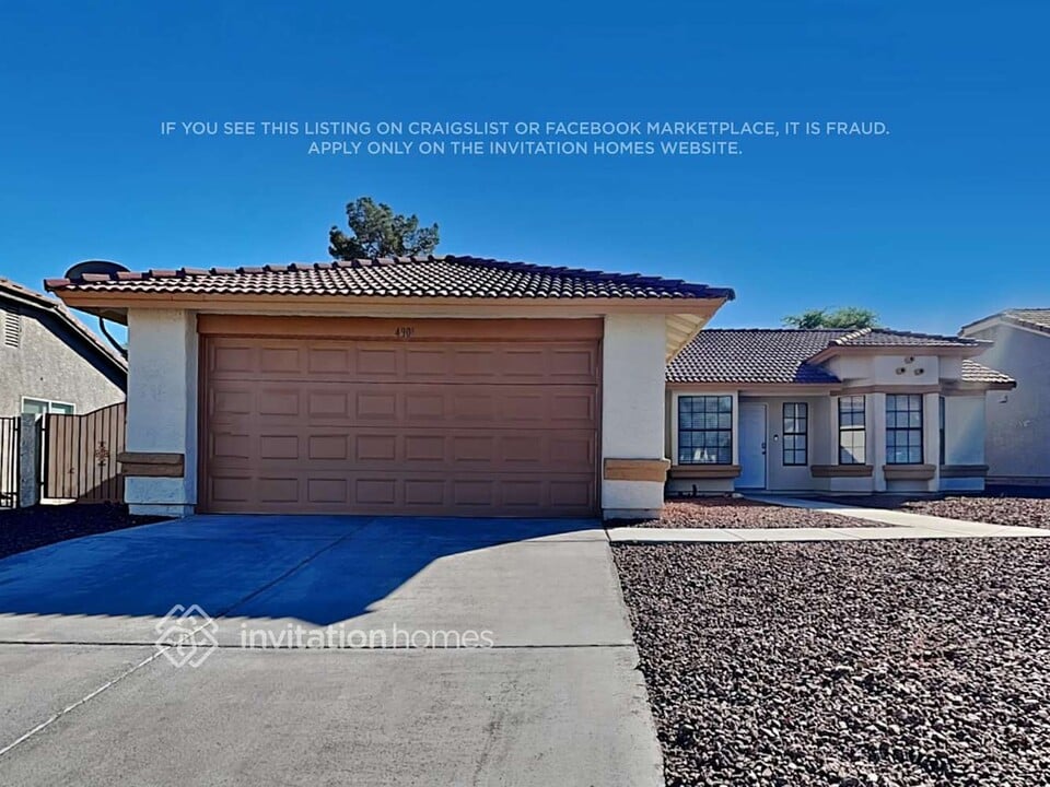 4901 Evergreen Glen Dr in Las Vegas, NV - Building Photo