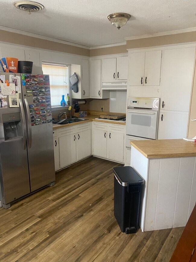 2709 Persimmon Dr in Starkville, MS - Building Photo - Building Photo