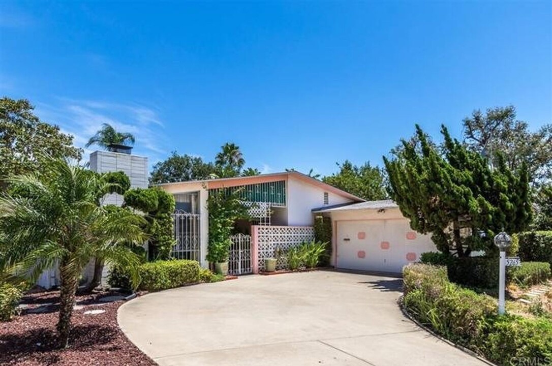 5265 Hewlett Dr in San Diego, CA - Building Photo
