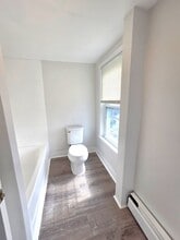 22 Johnson St, Unit 3F in Pawtucket, RI - Building Photo - Building Photo