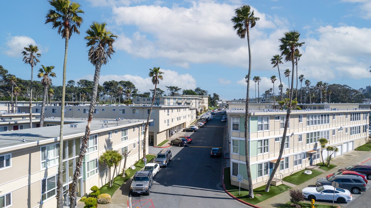 Westlake Apartments in Daly City, CA - Building Photo