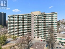 555 Brittany Dr in Ottawa, ON - Building Photo