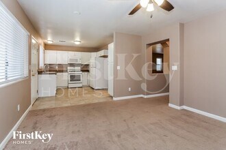 9135 Green Frost Dr in Las Vegas, NV - Building Photo - Building Photo