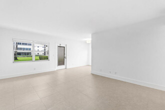 556 Mansfield M in Boca Raton, FL - Building Photo - Building Photo