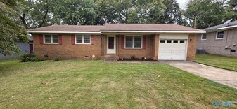 3313 Teton Dr NW, Unit A137 in Huntsville, AL - Building Photo