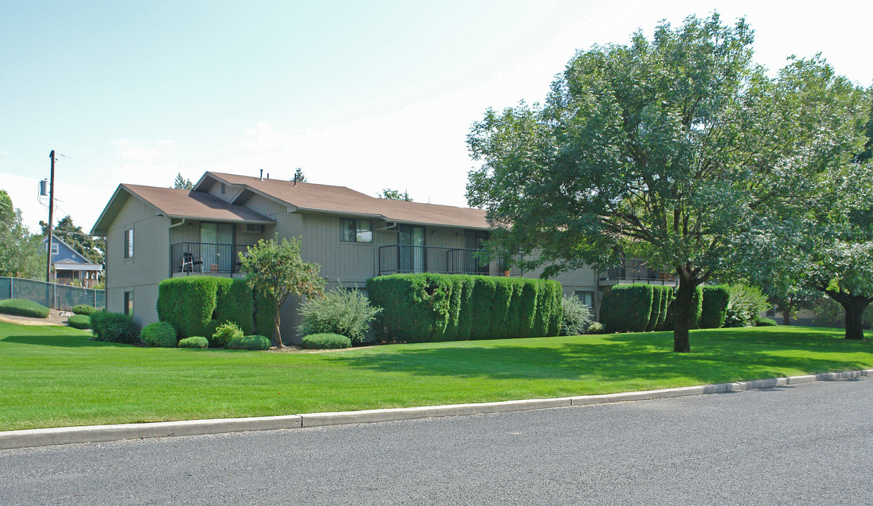 University Area Housing - Napa Apartments in Spokane, WA - Foto de edificio