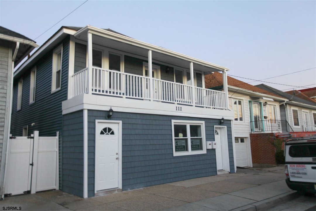 111 N Troy Ave, Unit Downbeach Suite in Ventnor City, NJ - Building Photo