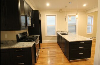 125 Princeton St, Unit 2 in Boston, MA - Building Photo - Building Photo