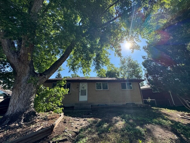 property at 143 S Brentwood Dr