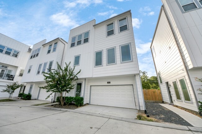 1907 Lonestar Brook Ln in Houston, TX - Building Photo - Building Photo