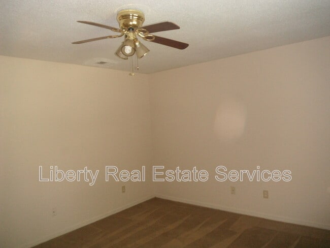 707 Thornwood Way in Hinesville, GA - Building Photo - Building Photo