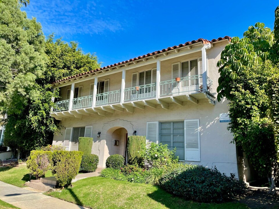 Lasky in Beverly Hills, CA - Foto de edificio