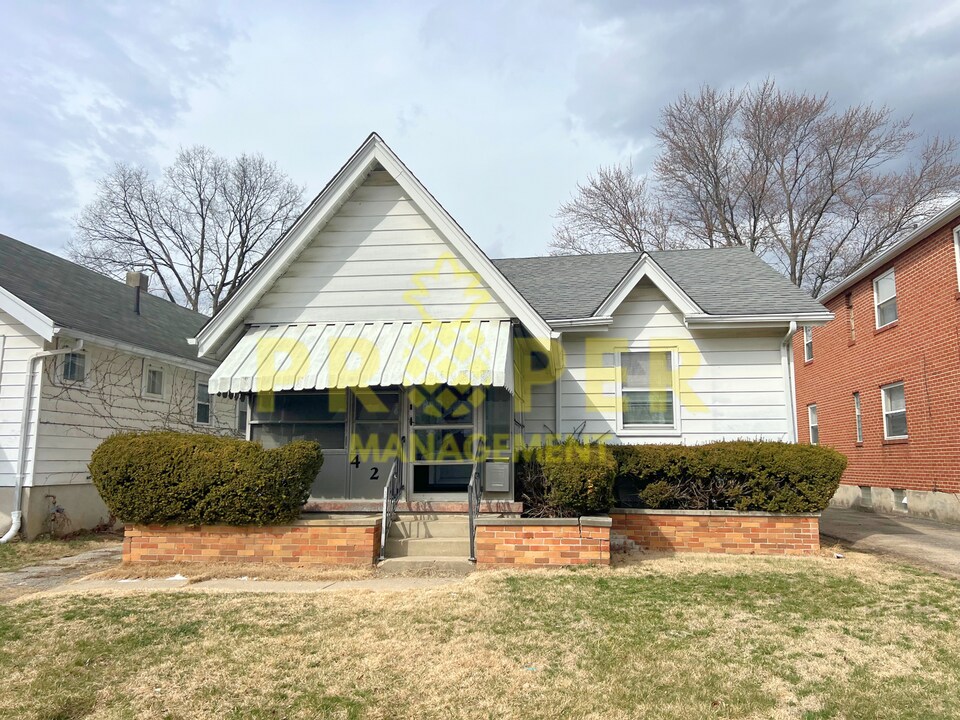 429 Sandhurst Dr in Dayton, OH - Building Photo